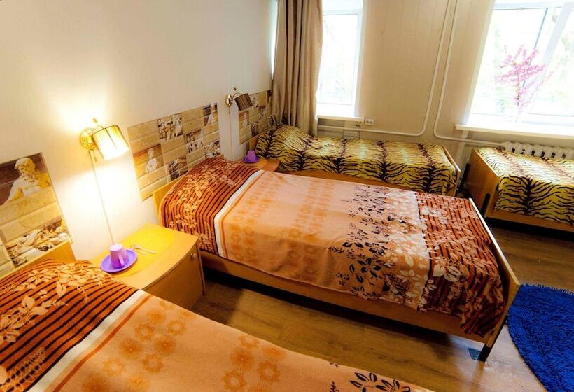 تختخواب در اتاق مشترک, Hostel Sfera