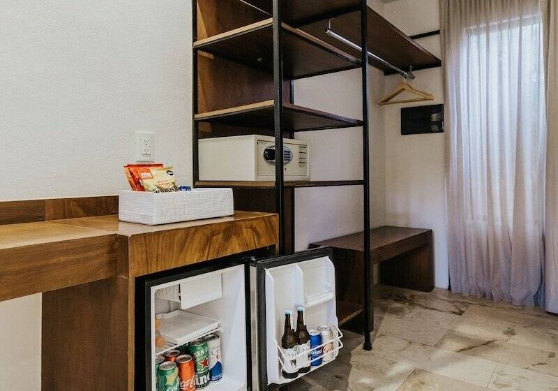 Standard Szoba King Size Bed, The Strabon Tulum