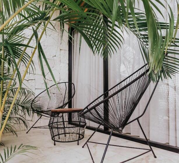 Standard Szoba King Size Bed, The Strabon Tulum