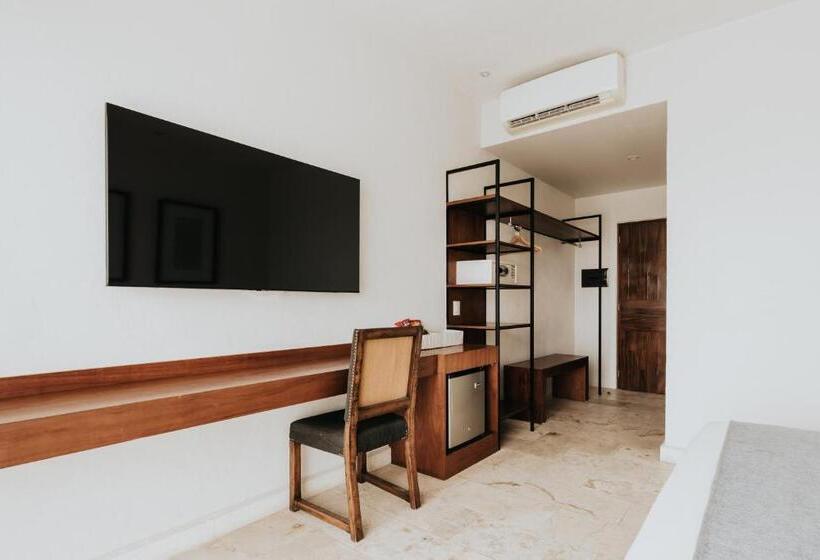 Standard Szoba King Size Bed, The Strabon Tulum