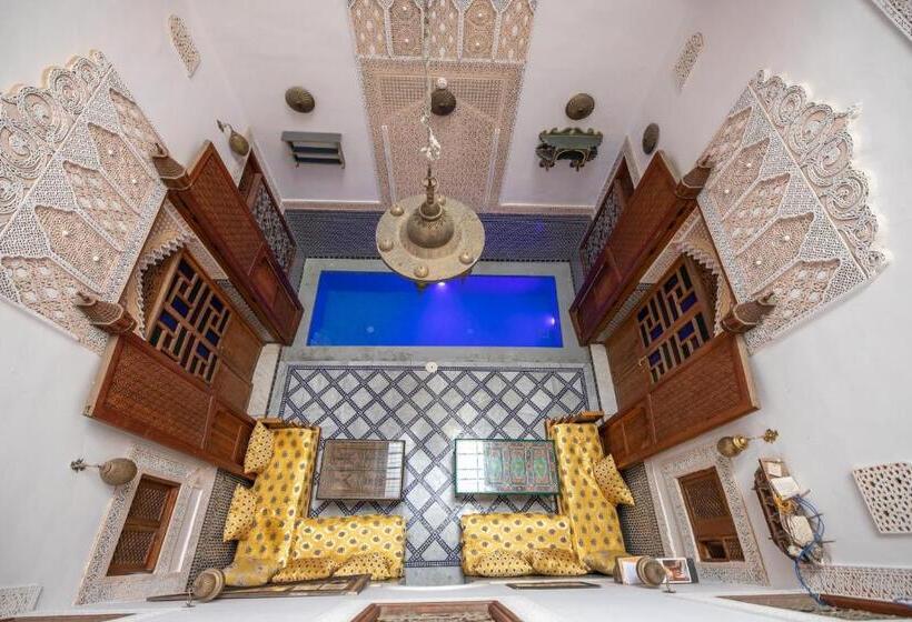 标准间, Dar Elinor