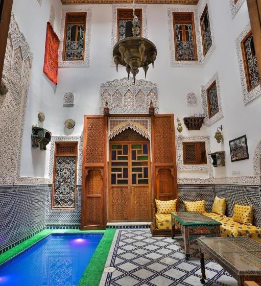 四人标准间, Dar Elinor