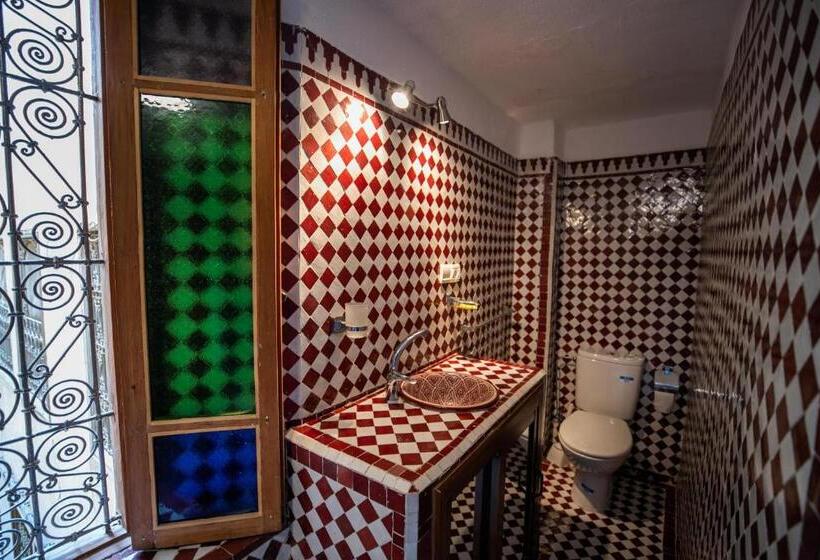 四人标准间, Dar Elinor