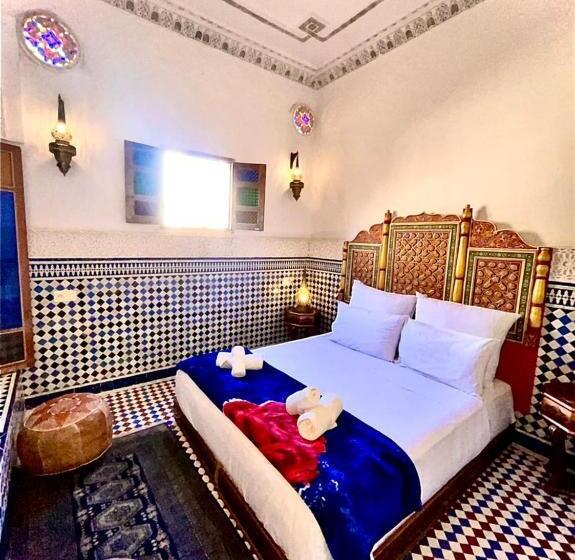 四人标准间, Dar Elinor