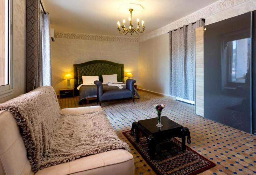 سوئیت پرزیدنت, Villa Ayche