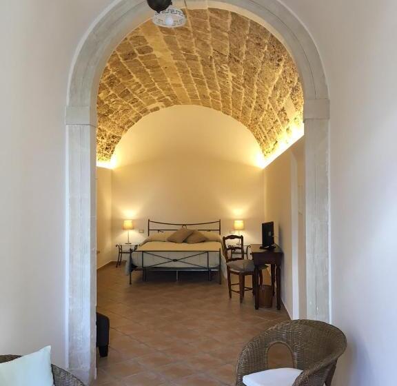 اتاق استاندارد چهارنفره با بالکن, B&b Macrina