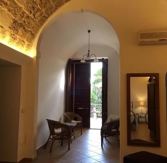 اتاق استاندارد چهارنفره با بالکن, B&b Macrina