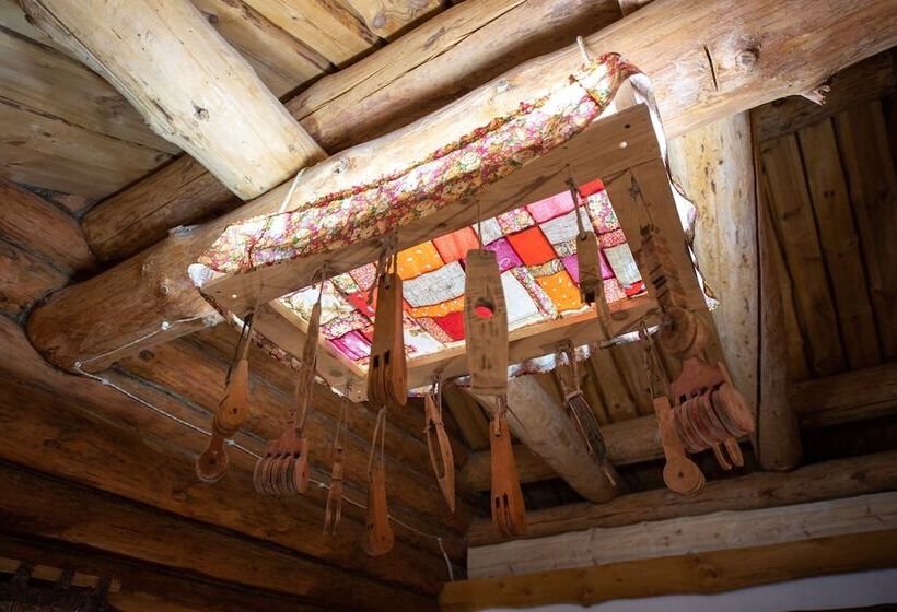 اتاق استاندارد, Ethnocomplex Bobrovaya Dolina