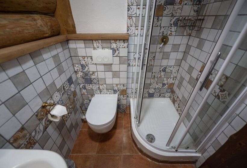 اتاق اکونومی یک تخته, Ethnocomplex Bobrovaya Dolina