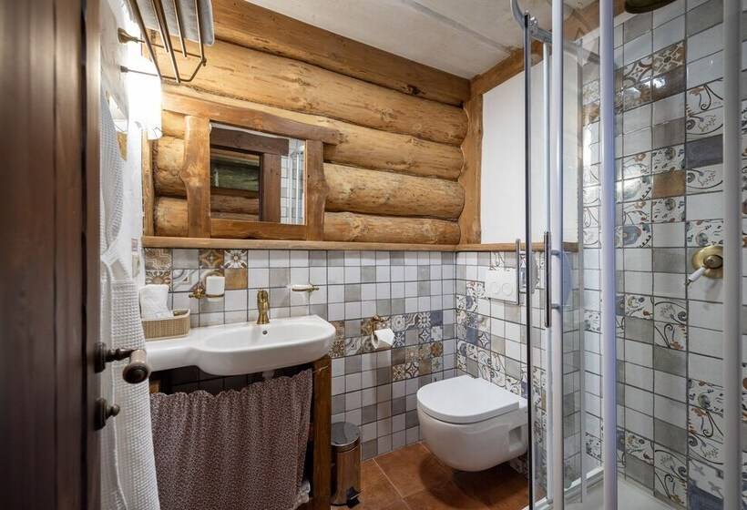 اتاق اکونومی یک تخته, Ethnocomplex Bobrovaya Dolina