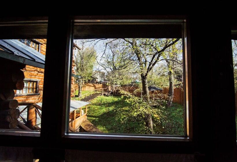 اتاق استاندارد, Ethnocomplex Bobrovaya Dolina