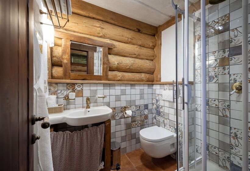 اتاق اکونومی یک تخته, Ethnocomplex Bobrovaya Dolina