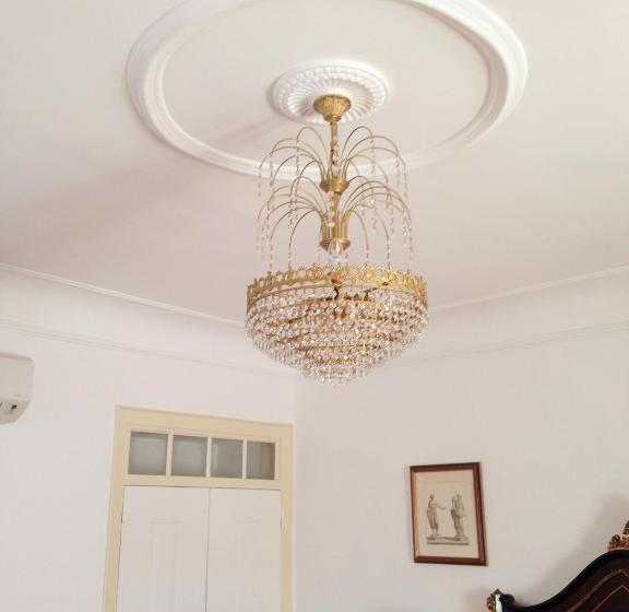 جناح ديلوكس, Casa Do Peso