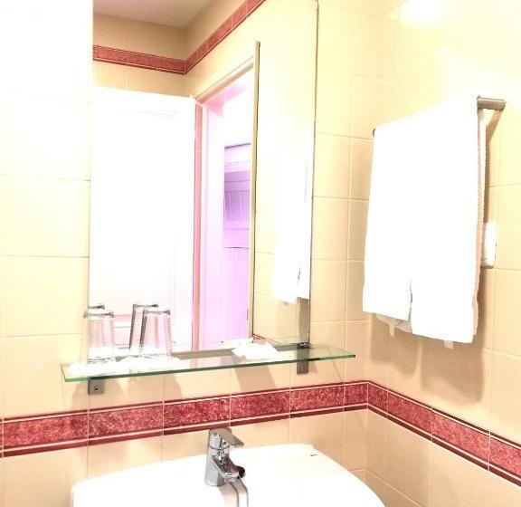 غرفة عائلية, Casa Do Peso