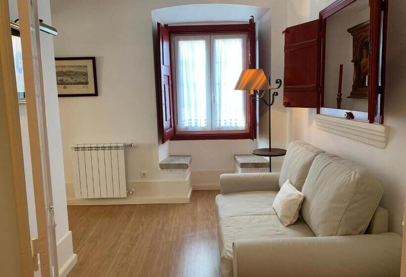 جناح ديلوكس, Casa Do Peso