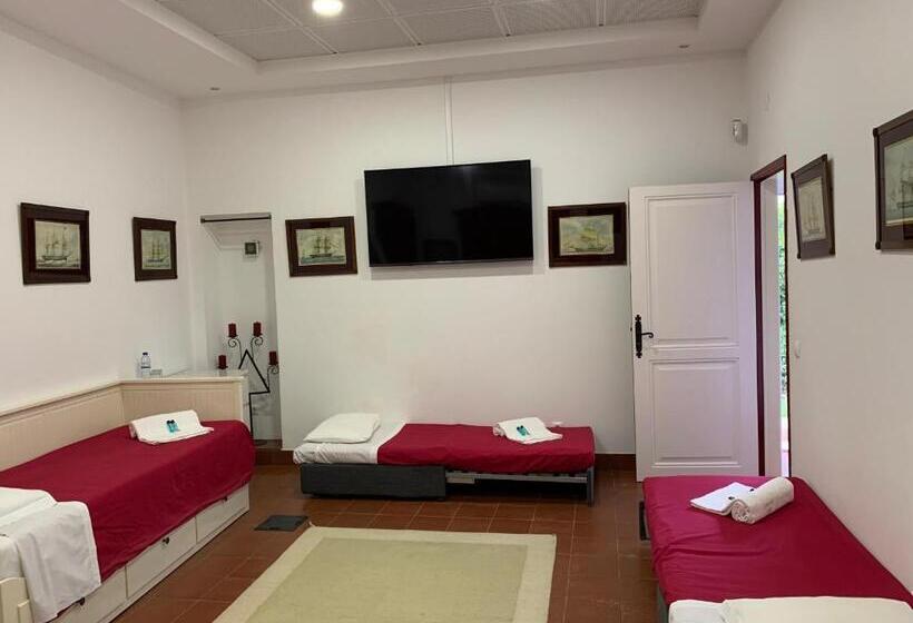 غرفة عائلية, Casa Do Peso