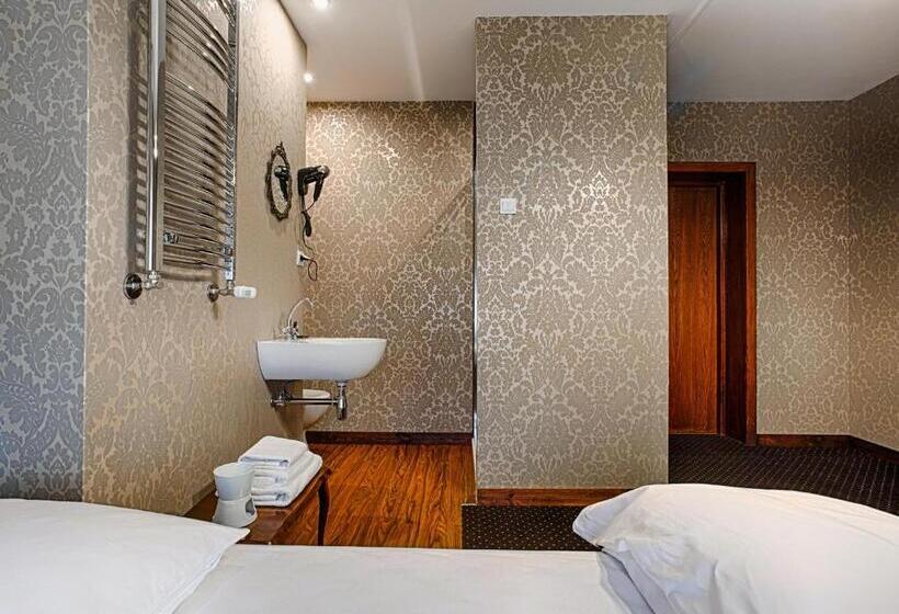 غرفة ديلوكس فردية, Matejki 8