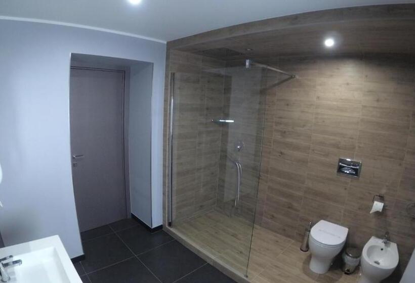 غرفة سوبيريور سرير كينج, Tre Stelle Al Duomo