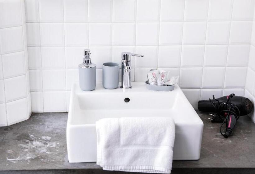 标准三人间, B&b Barone Sieri Pepoli