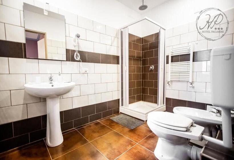 اتاق استاندارد سه نفره, Paganini