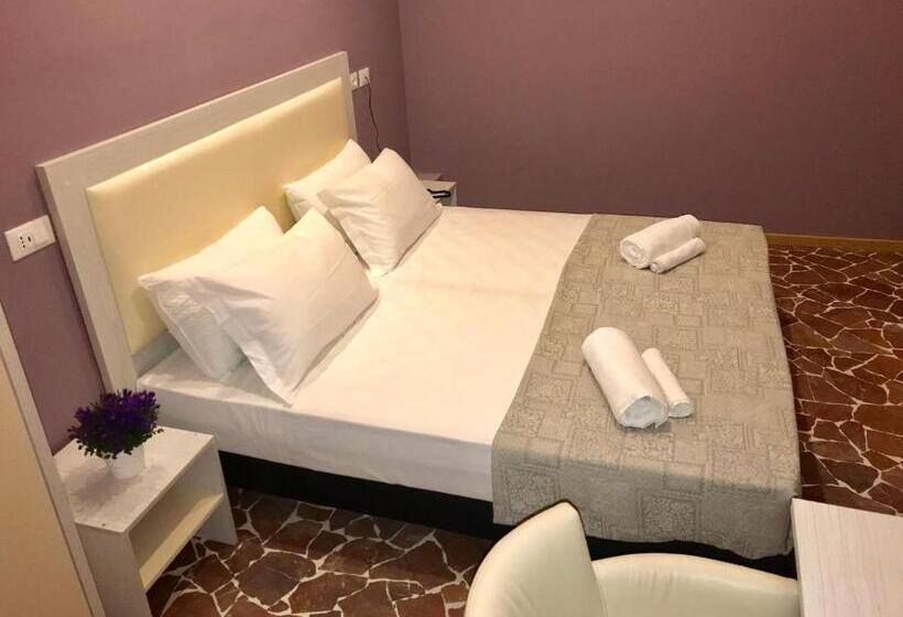 اتاق استاندارد چهار تخته, Paganini