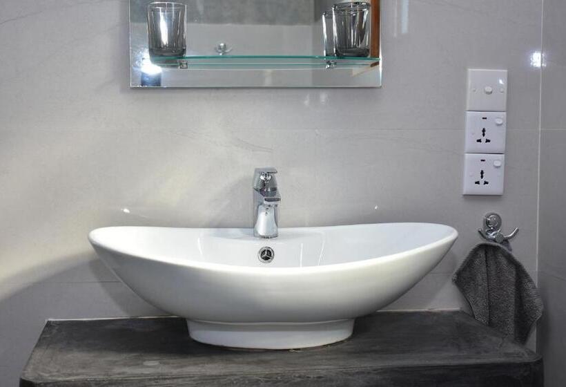 חדר סטנדרט עם מרפסת, Thambili Cabanas