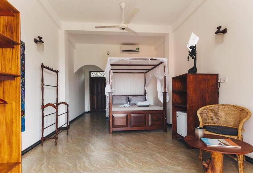 חדר סטנדרט עם מרפסת, Thambili Cabanas