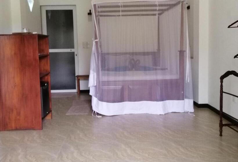 חדר סטנדרט נוף לגינה, Thambili Cabanas