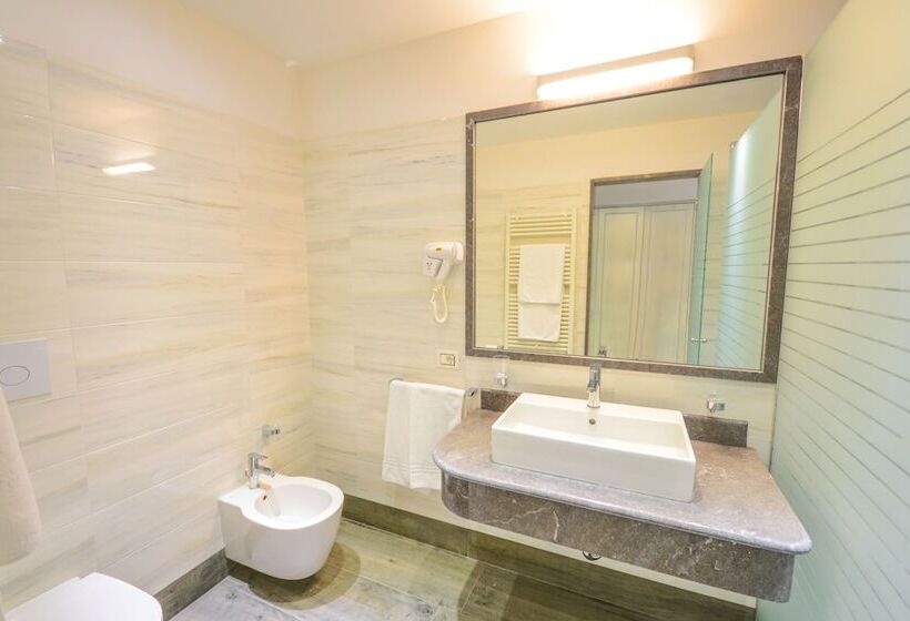 Номер Стандарт Трехместный, Villa Paradiso Suite