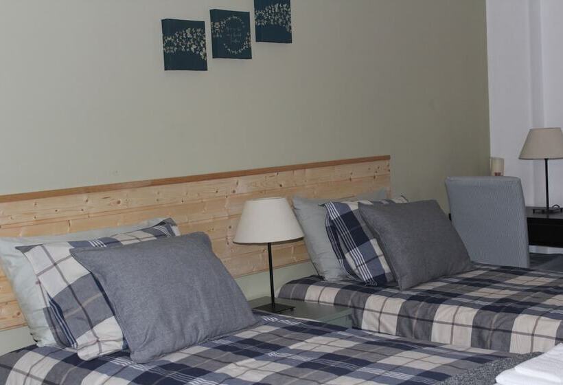 اتاق لوکس با بالکن, Tripgeo Guesthouse