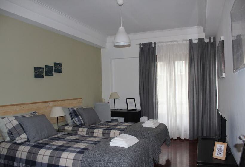 اتاق لوکس با بالکن, Tripgeo Guesthouse