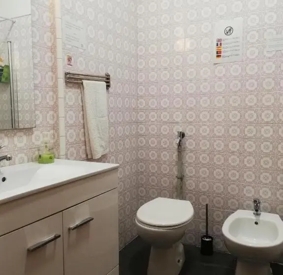 اتاق لوکس با بالکن, Tripgeo Guesthouse
