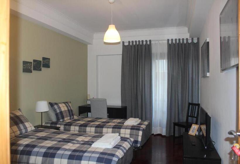 اتاق لوکس با بالکن, Tripgeo Guesthouse