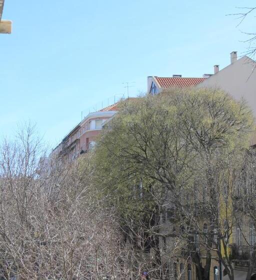 Трехместный Номер Стандарт с Балконом, Tripgeo Guesthouse