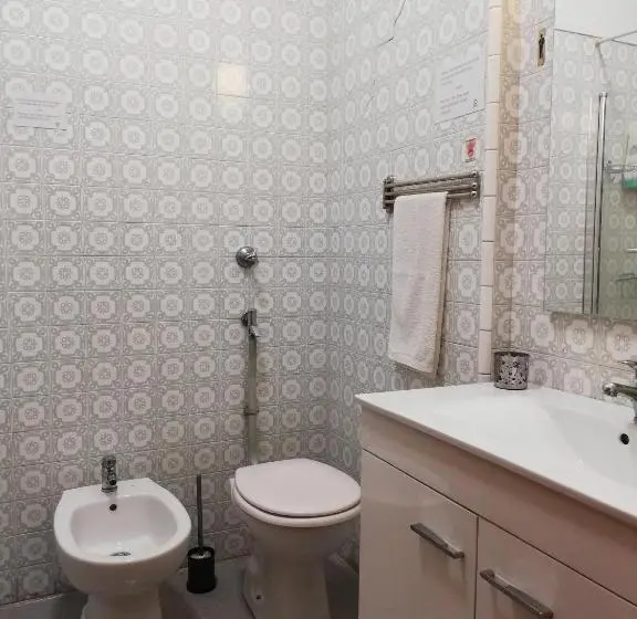 اتاق استاندارد با بالکن, Tripgeo Guesthouse