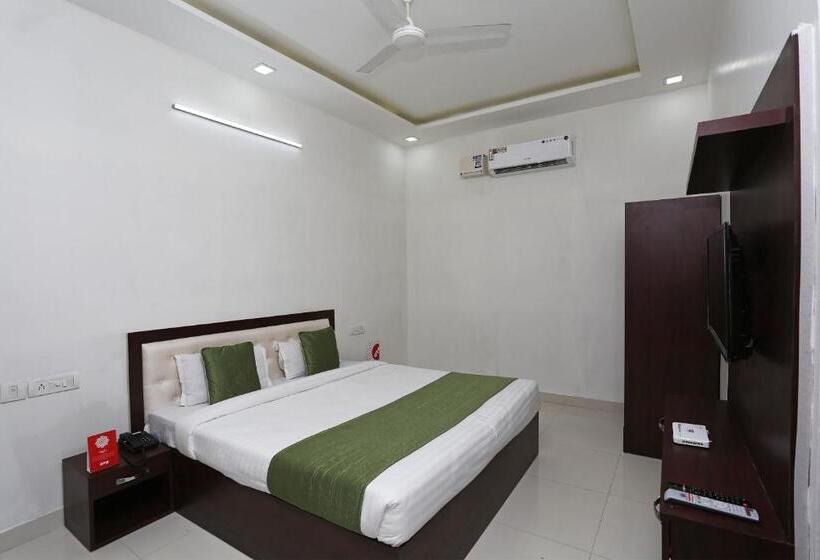 اتاق کلاسیک سه تخته, C D Guest House By Oyo Rooms