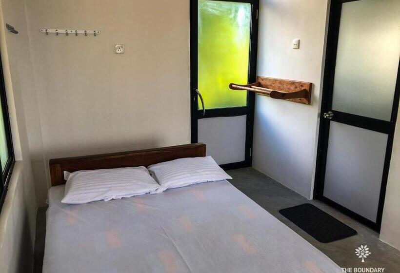 اتاق خانوادگی, The Boundary Yala