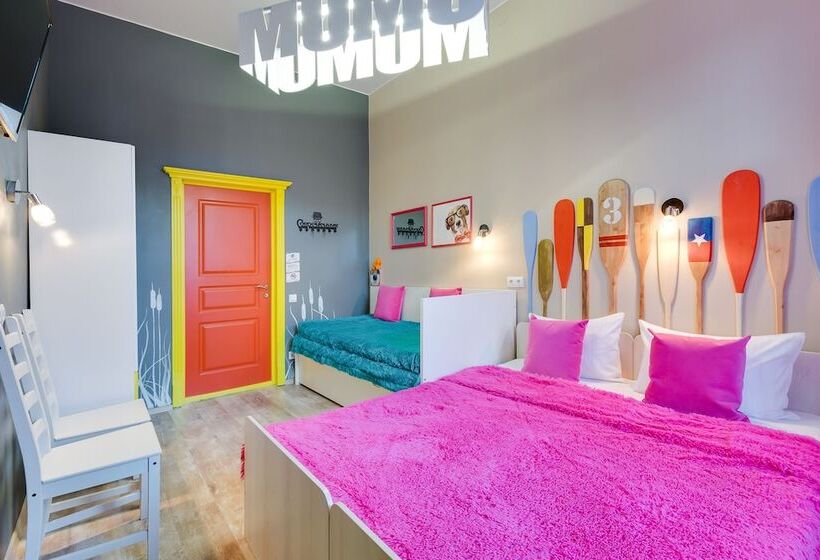 Семейный Номер Совместный Санузел, Sovremennik