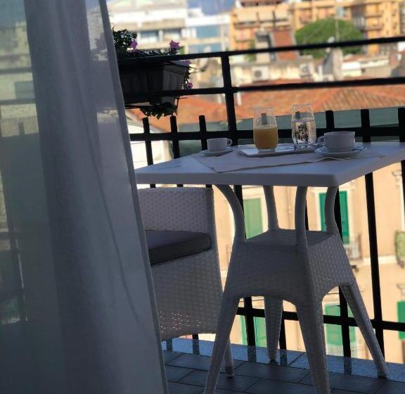 חדר סטנדרט עם מרפסת, Milazzo Inn Aimori