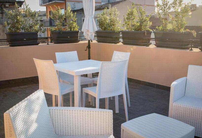 جناح مزود بتراس, Milazzo Inn Aimori