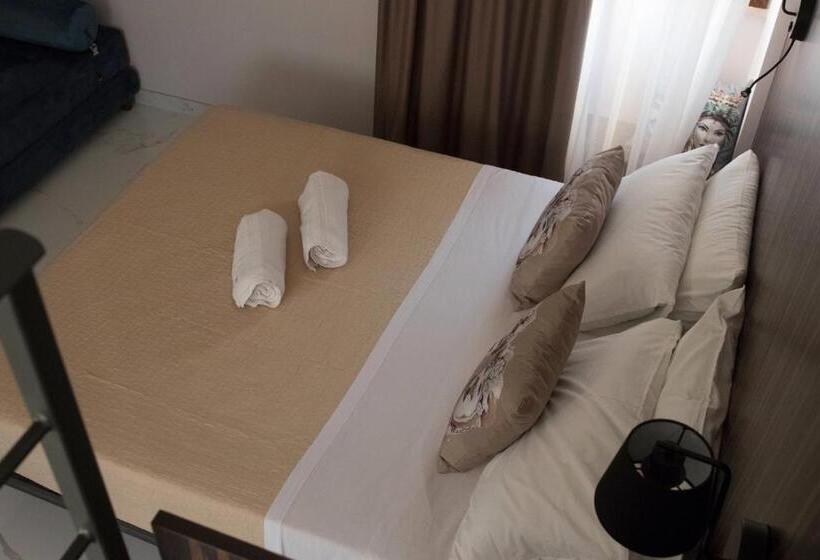 جناح مزود بتراس, Milazzo Inn Aimori