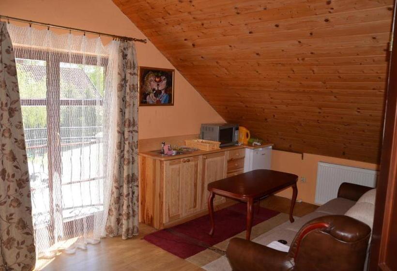 غرفة قياسية رباعية مزودة بشُرفة, Dworek Mazurski Lizer