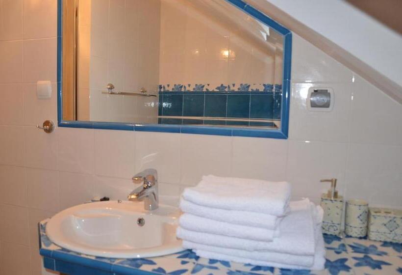 غرفة قياسية رباعية مزودة بشُرفة, Dworek Mazurski Lizer