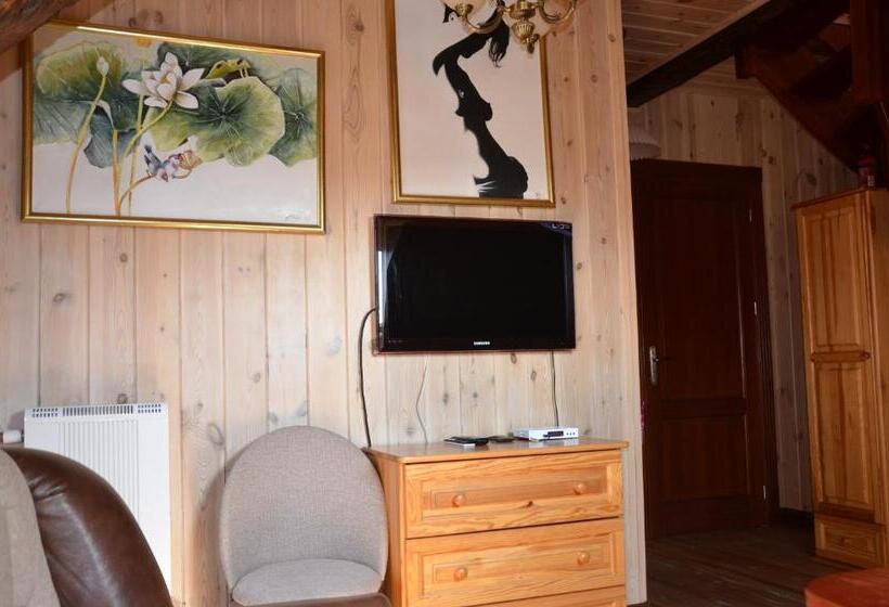 جناح عائلي, Dworek Mazurski Lizer