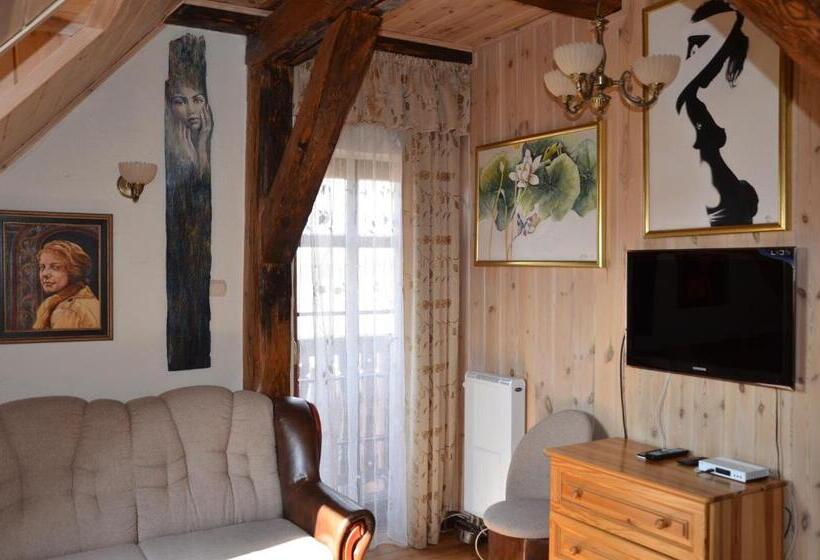 Family Suite, Dworek Mazurski Lizer