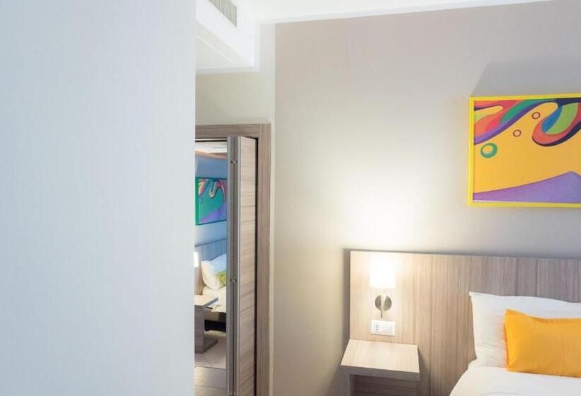 디럭스 4인 룸, Art Suite Nel Cuore Di Napoli