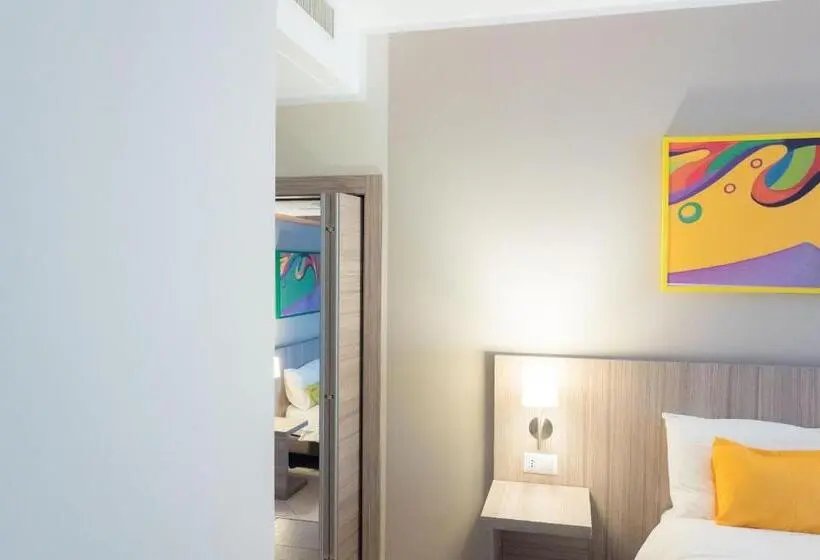 اتاق لوکس چهار تخته, Art Suite Nel Cuore Di Napoli