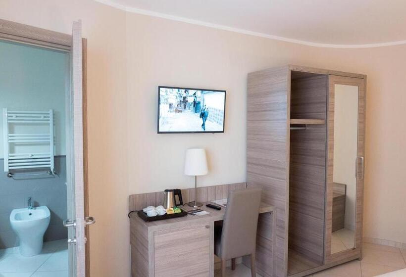 디럭스 4인 룸, Art Suite Nel Cuore Di Napoli