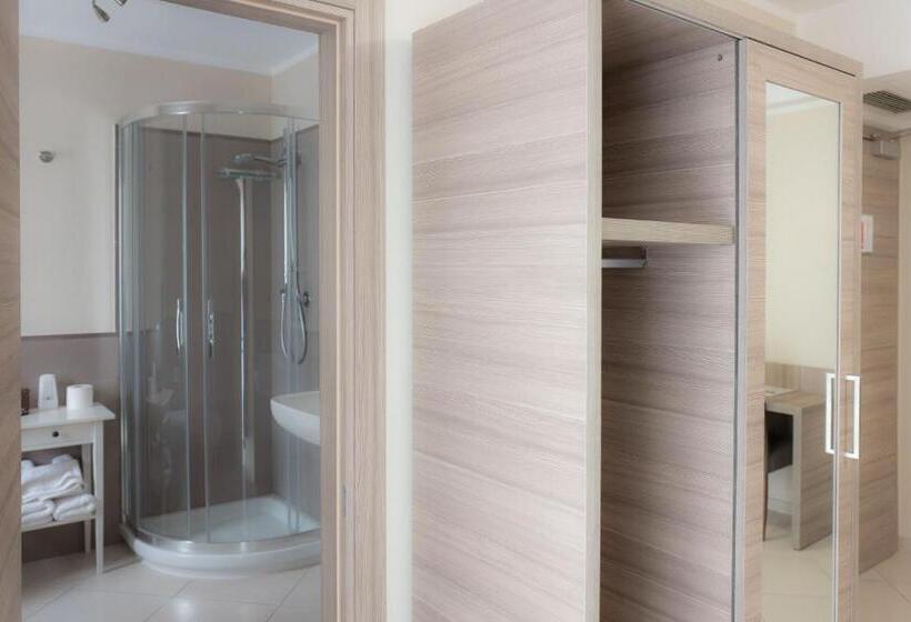 스탠다드 트리플 룸, Art Suite Nel Cuore Di Napoli