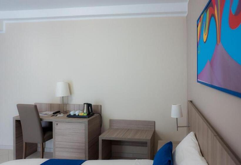 스탠다드 트리플 룸, Art Suite Nel Cuore Di Napoli